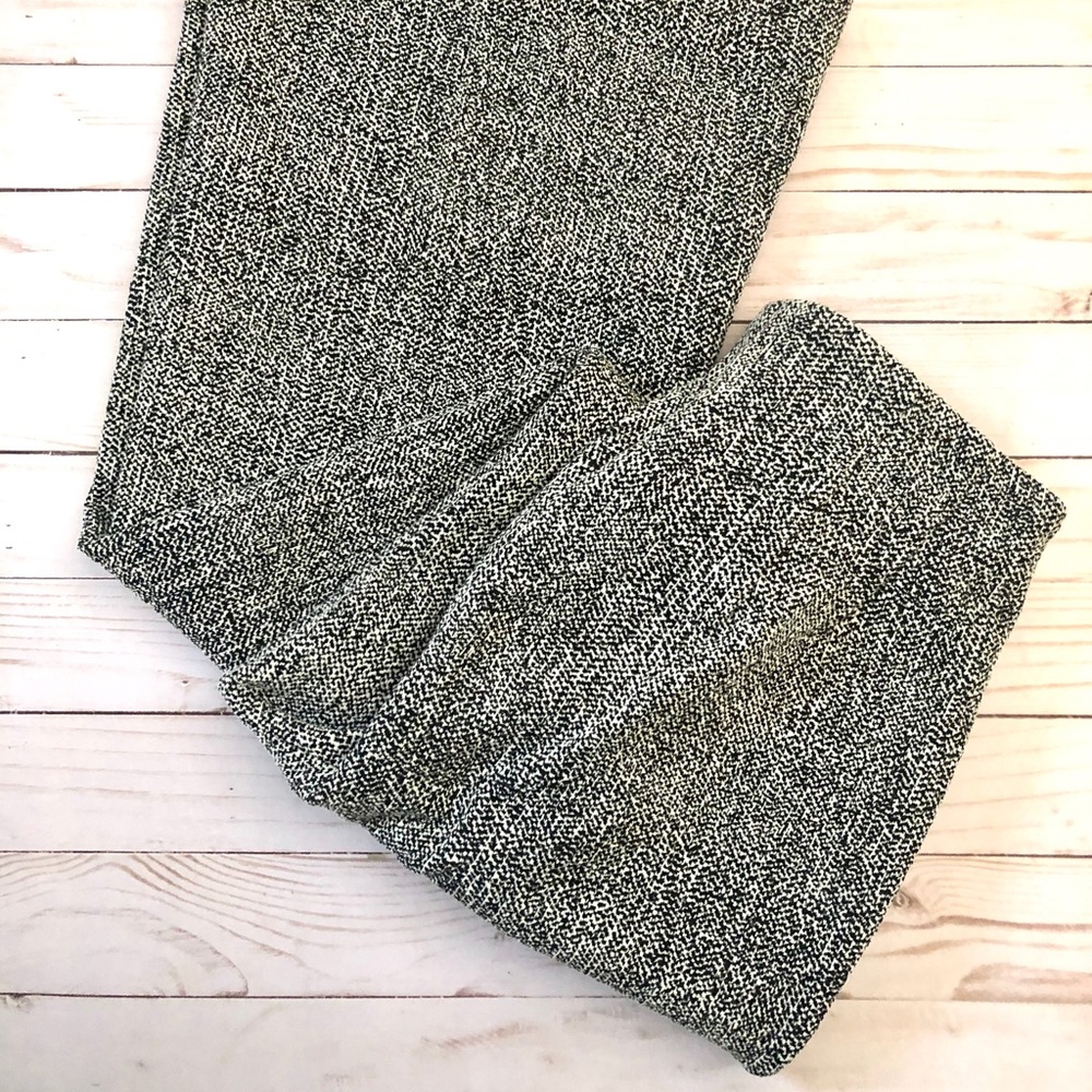 ❌SOLD❌ Express Women’s Flare Pull On Pants, NWOT - Picture 2 of 4
